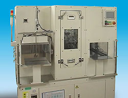 大型積層リチウムイオン電池「電解液注入機」